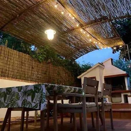 Eleonora Con Piscina Privata A Villa *