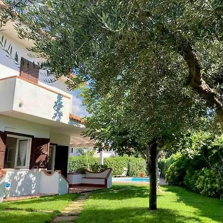 Villa Eleonora Con Piscina Privata A Sabaudia